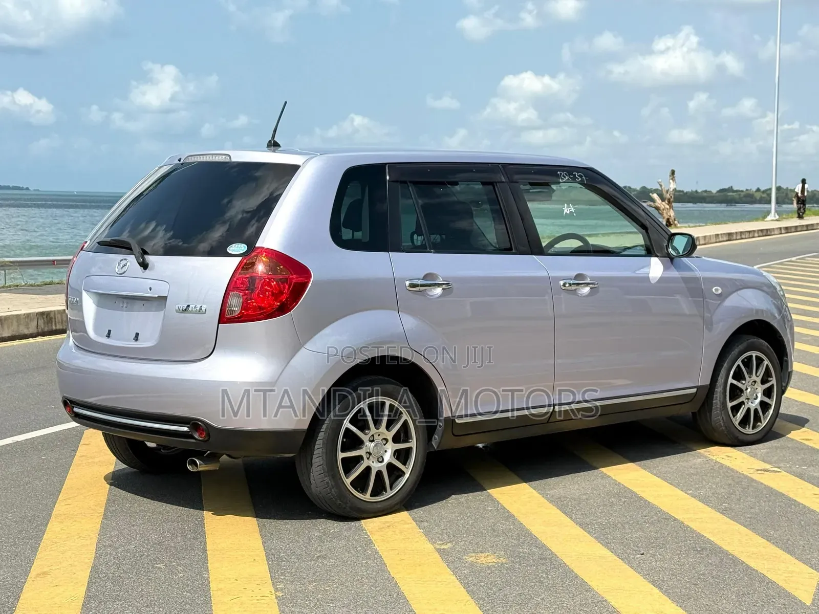Mazda Verisa 2010 Silver