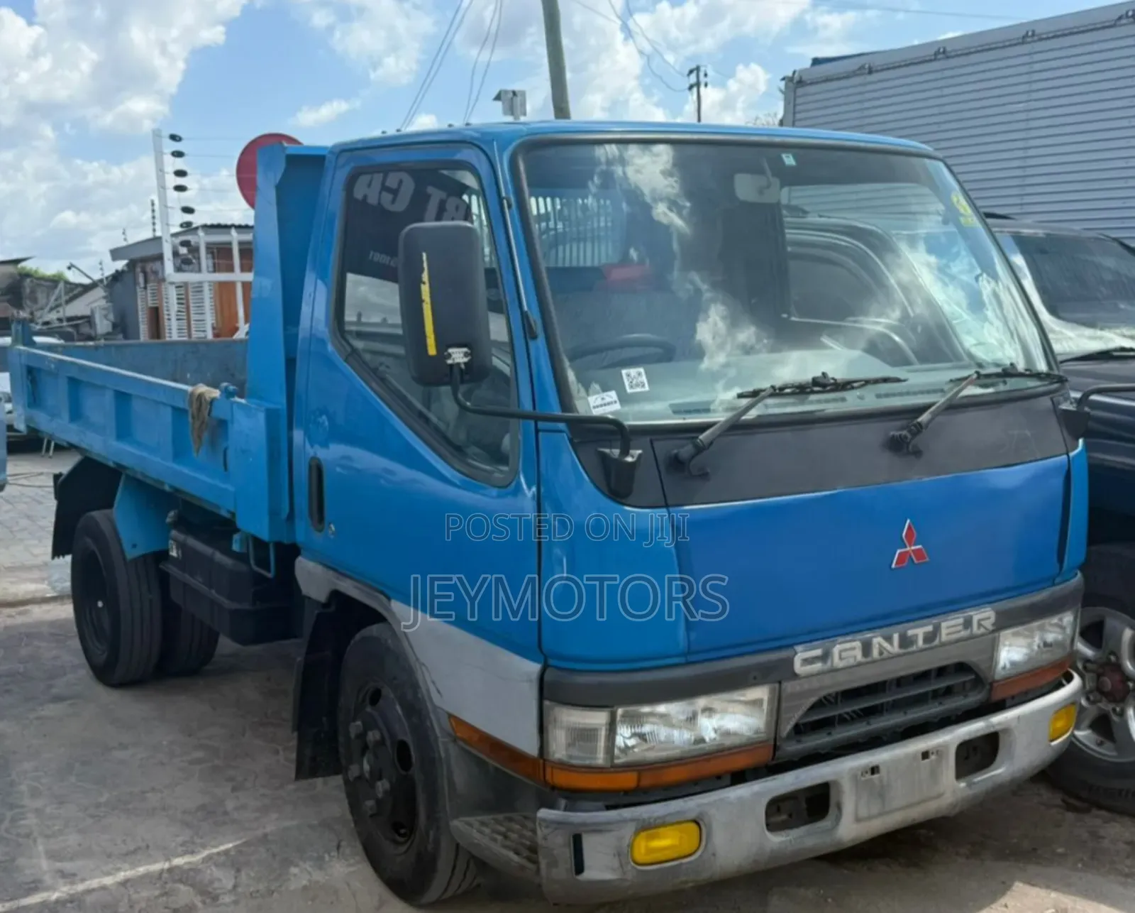 Mitsubish Canter Dumper