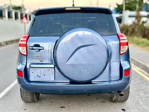 Toyota RAV4 2.0 VVT-i 2008 Blue