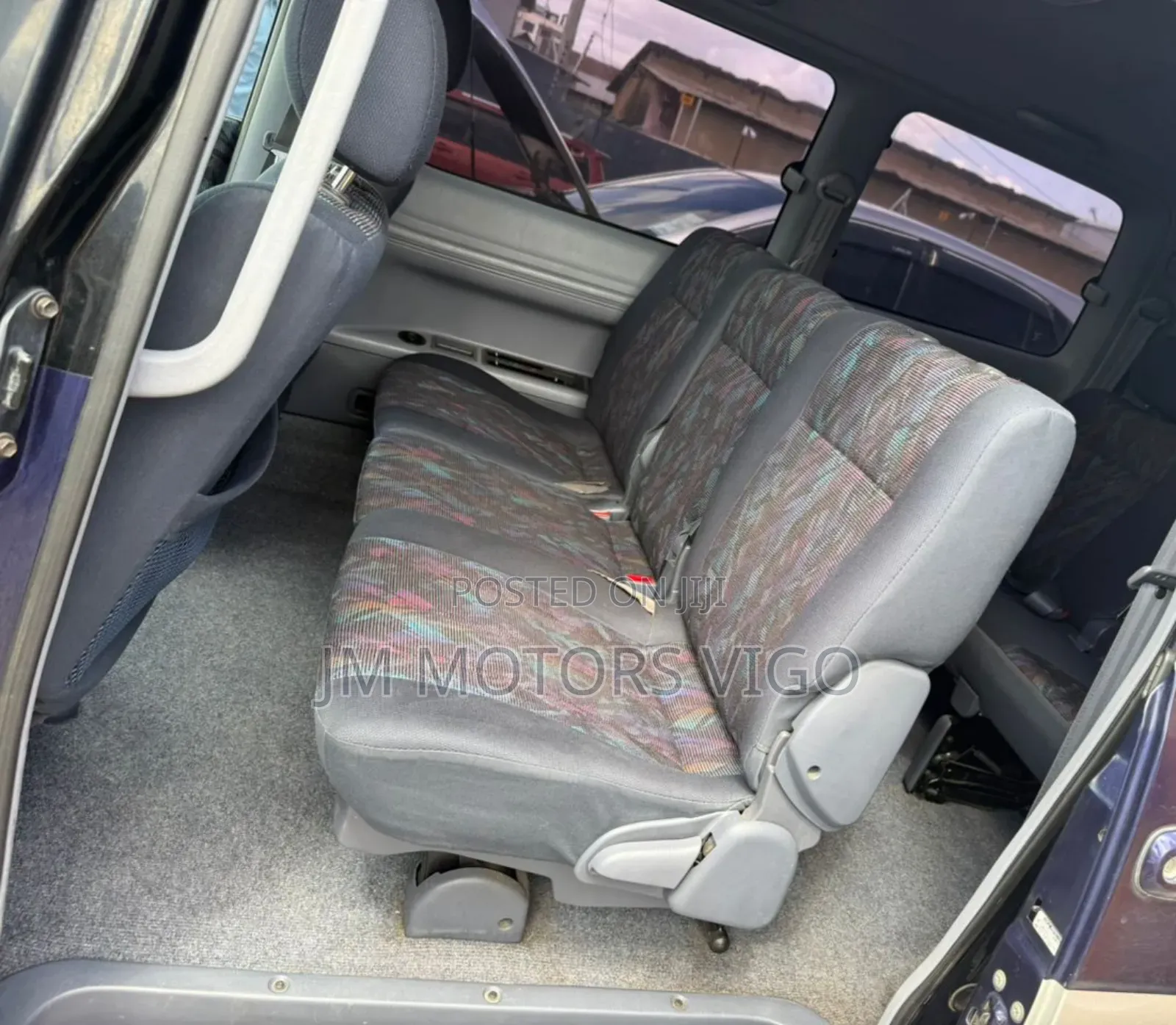 Toyota Noah 2001 Silver