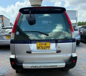 Toyota Noah 2001 Silver