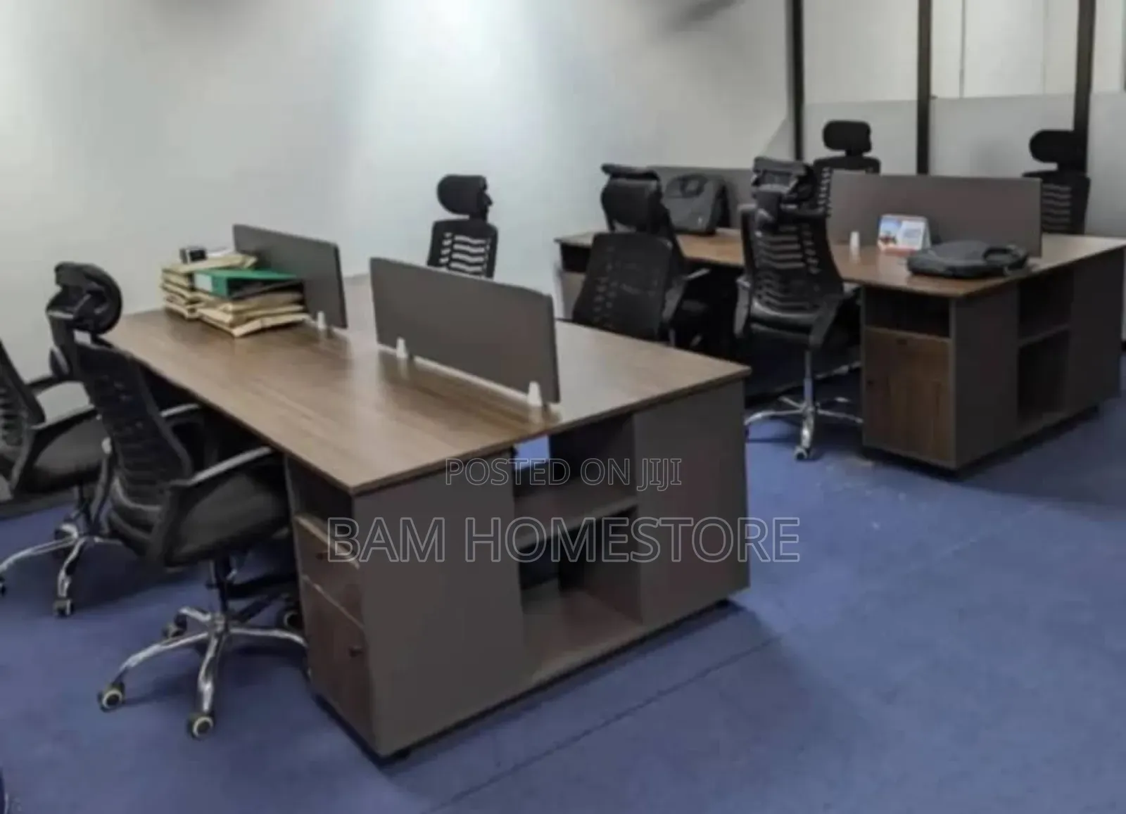 4 Staffs Working Station