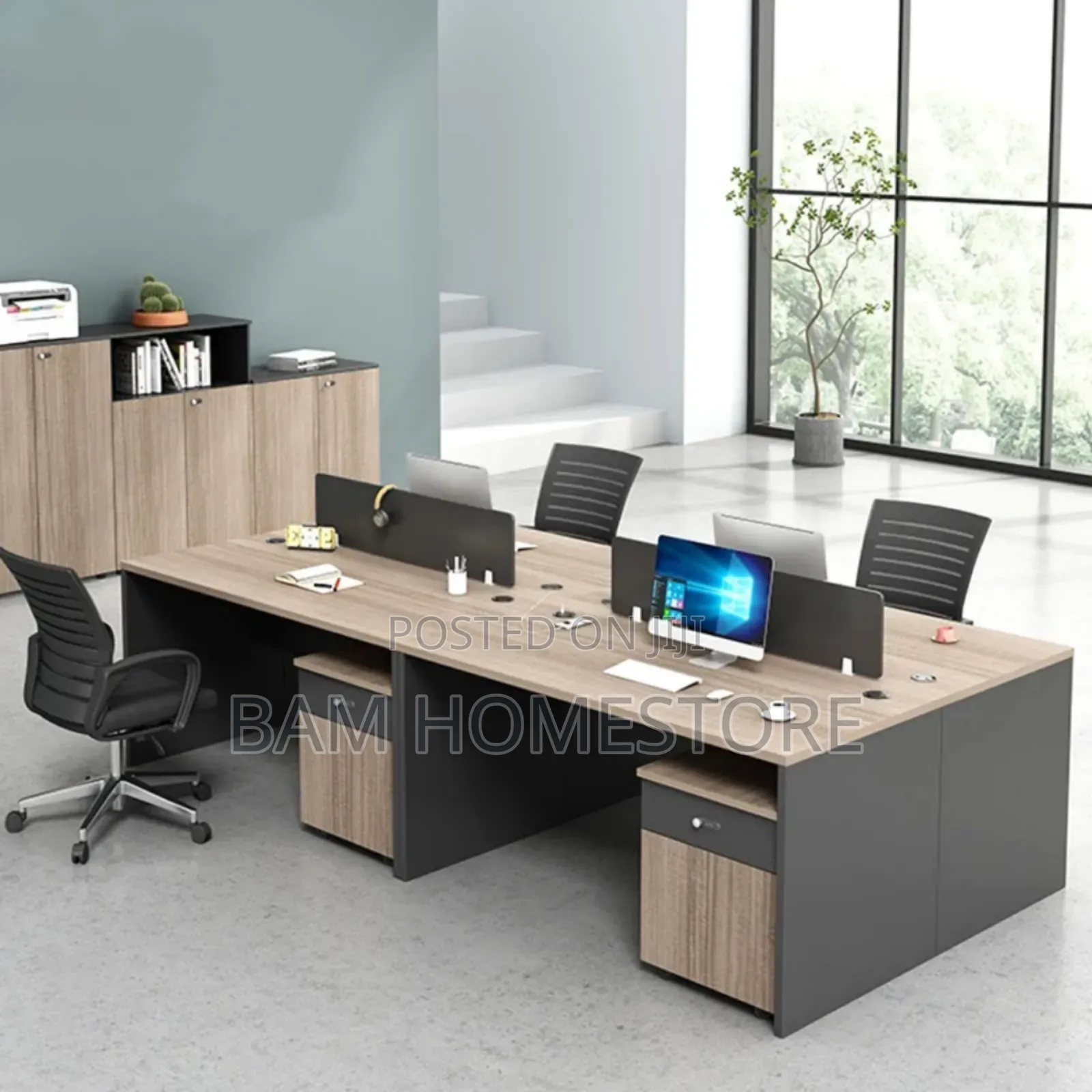 4 Staffs Working Station