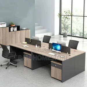 4 Staffs Working Station