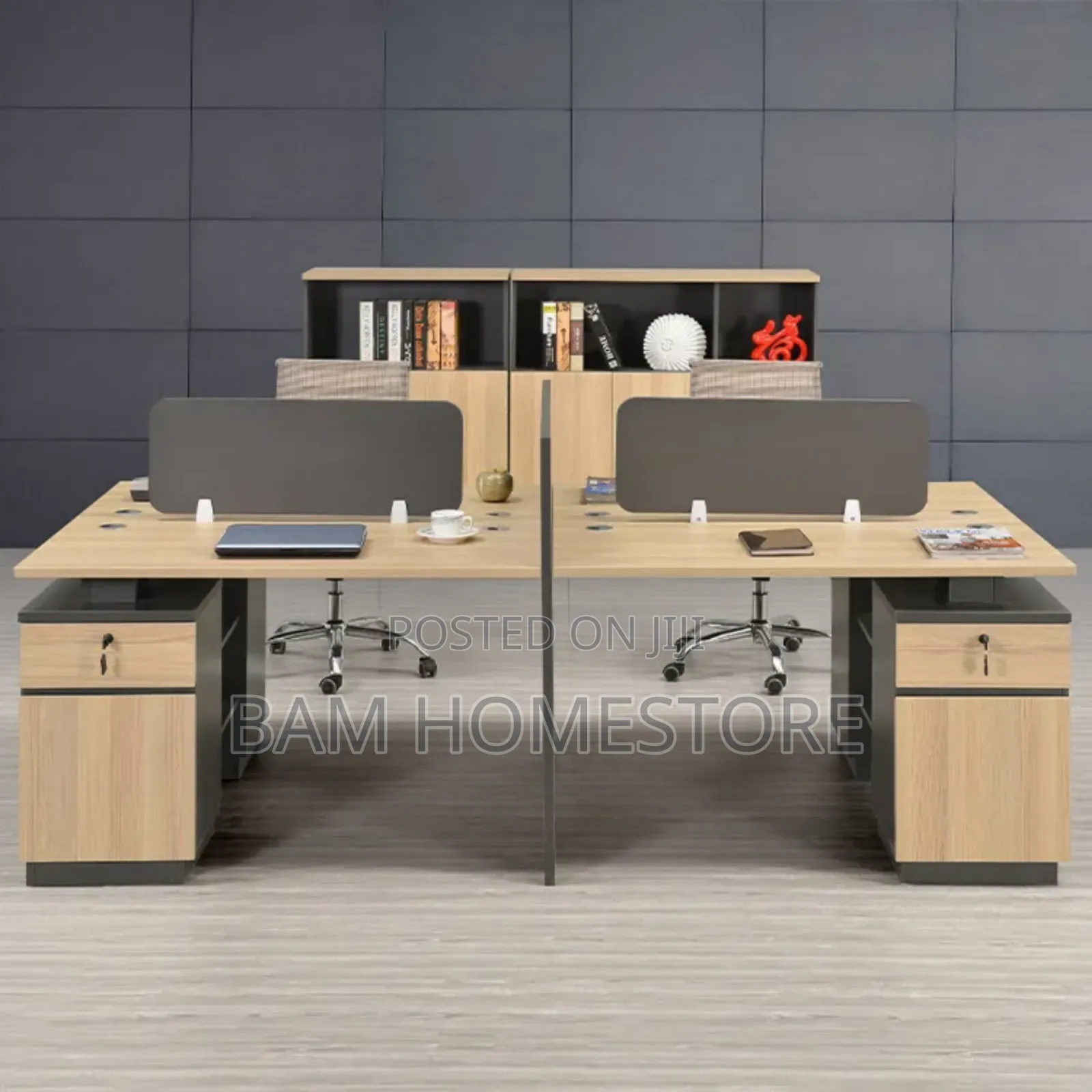 4 Staffs Working Station