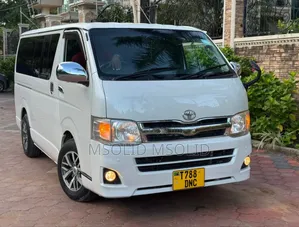 Toyota HiAce 2011 White