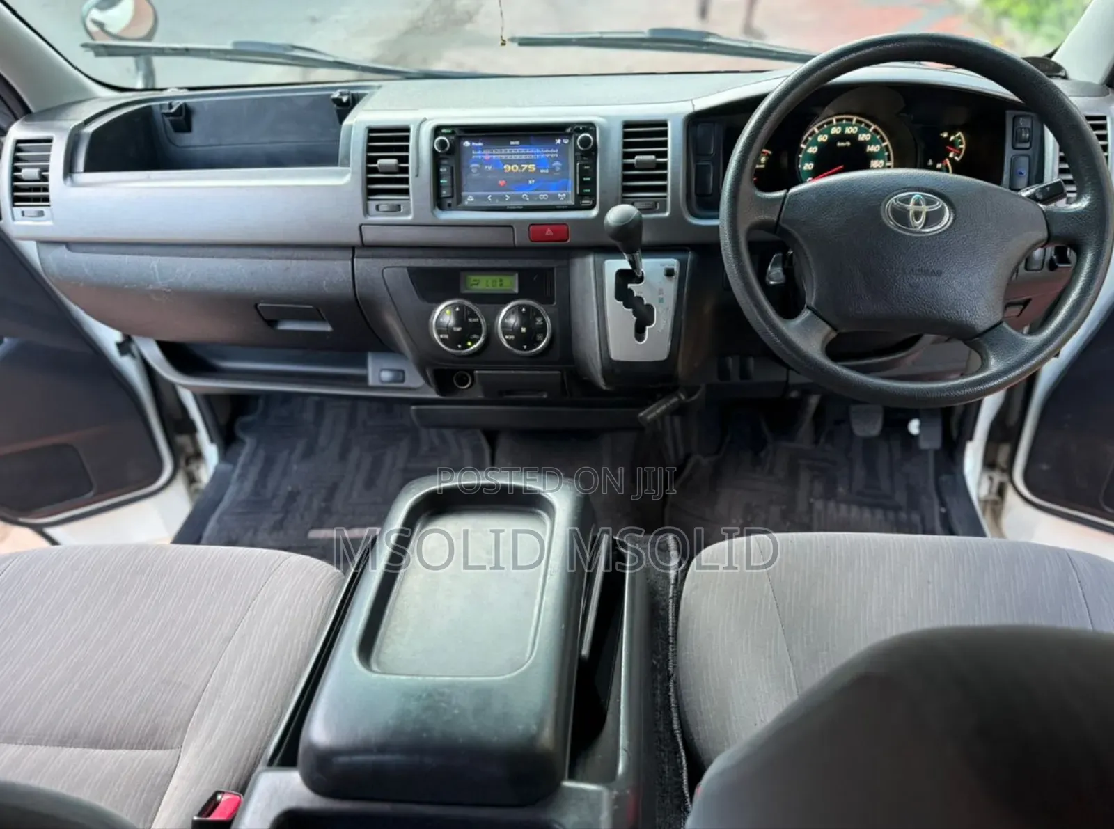 Toyota HiAce 2011 White