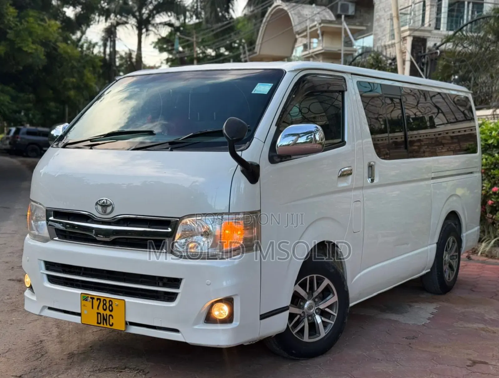 Toyota HiAce 2011 White