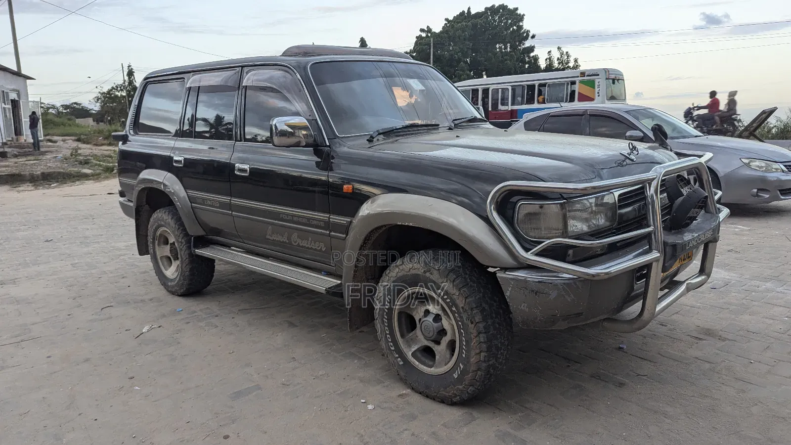 Toyota Land Cruiser 1998 Gray