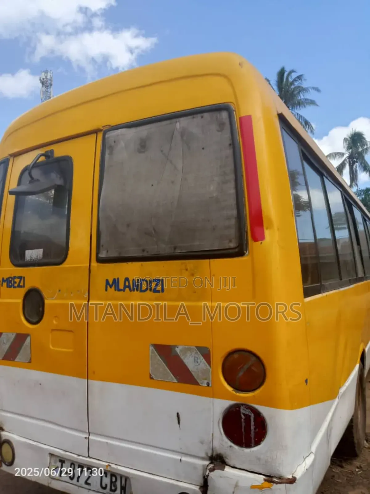 Mitsubishi Fuso Rosa 1998 White