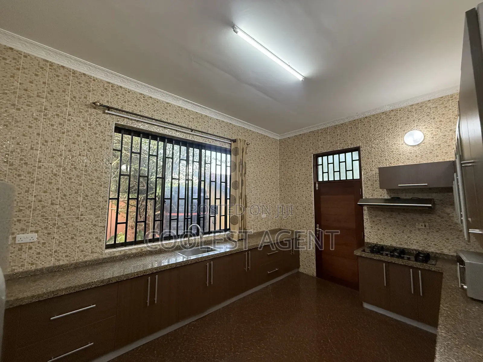 Furnished 3bdrm Villa in Coolest Estate, Oyster Bay for rent