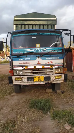 Fuso Box Old Model Food Truck