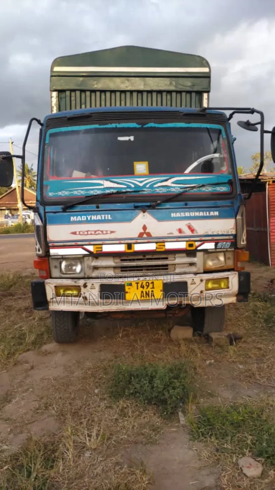 Fuso Box Old Model Food Truck