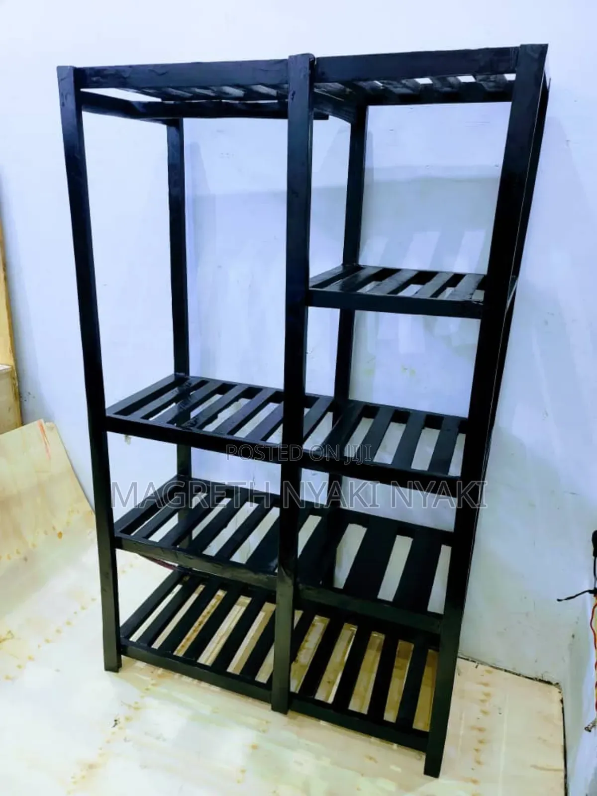Nauza Kabati Ya Pallet Nyeusi