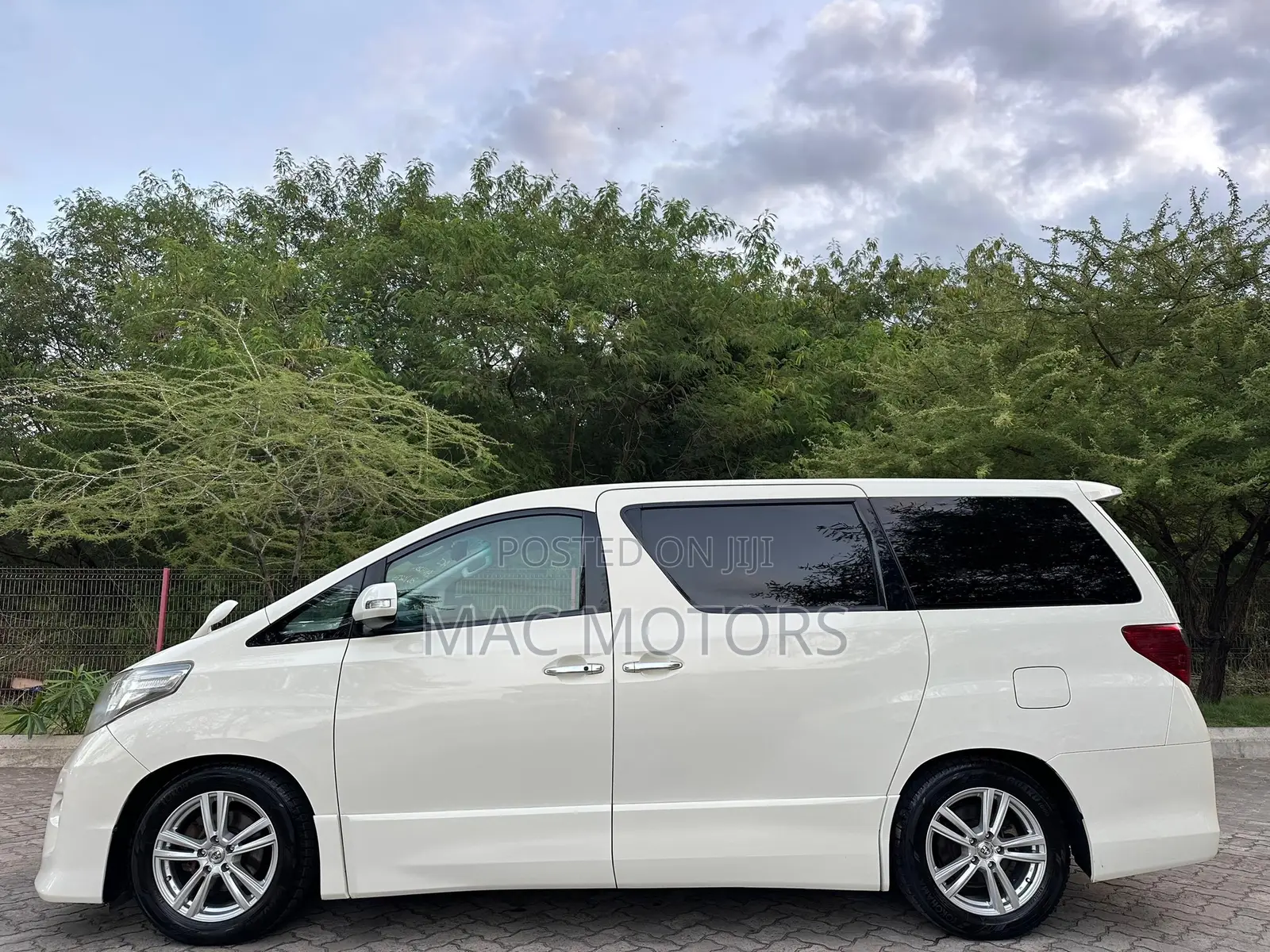 Toyota Alphard 2009 Pearl