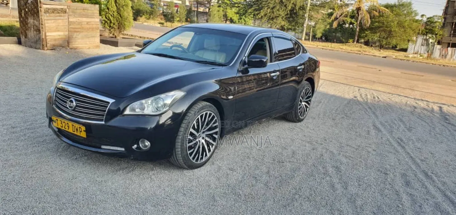 Nissan Fuga 2011 Black