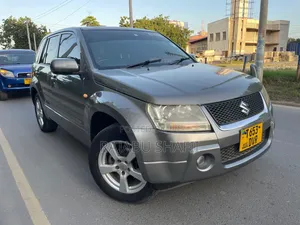 Photo - Suzuki Escudo 2006 Gray