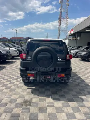 Toyota FJ Cruiser 4dr SUV 4WD (4.0L 6cyl 5A) 2014 Black
