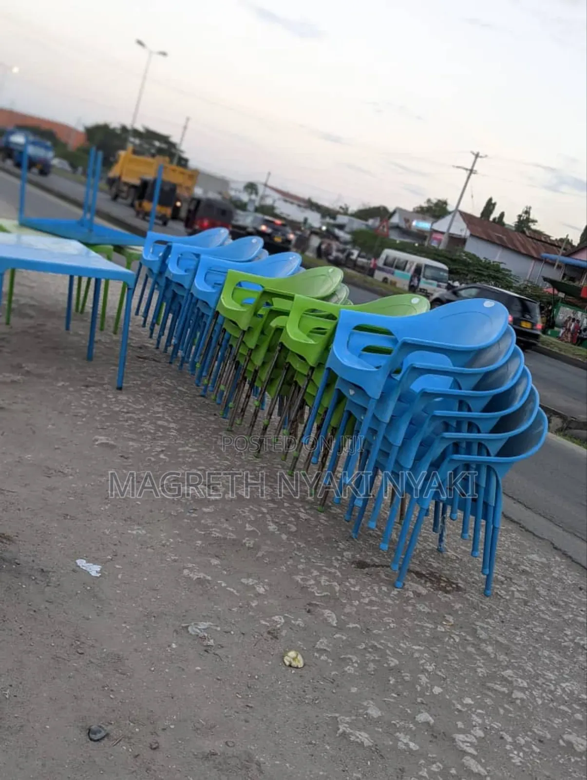 Vipo 60 Meza 15 Kila Kiti Na Kila Meza