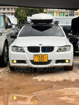 Photo - BMW 325i 2010 White