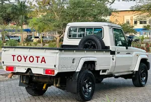 Toyota Land Cruiser 2016 Pearl