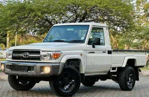 Toyota Land Cruiser 2016 Pearl