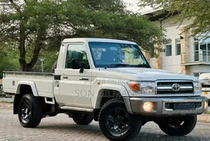 Photo - Toyota Land Cruiser 2016 Pearl