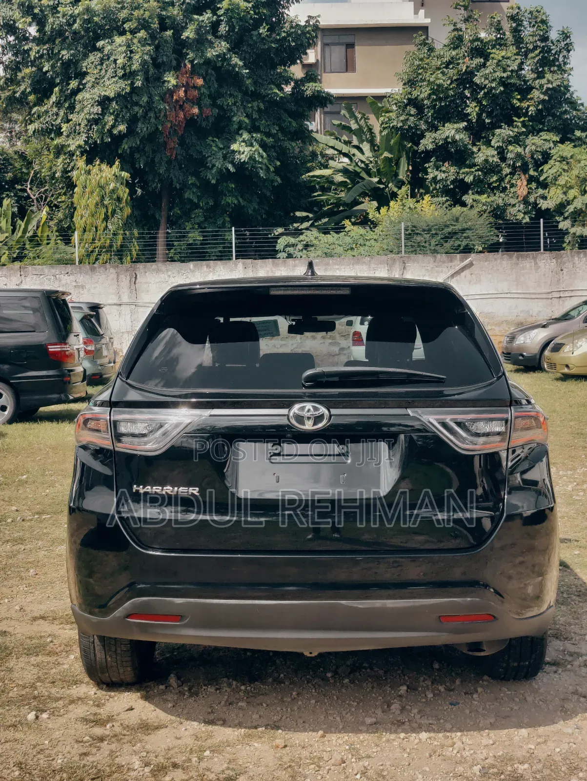 Toyota Harrier 2.0 2015 Black