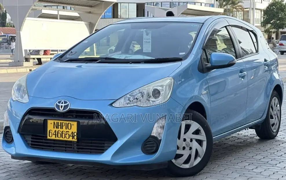 Toyota Aqua 2016 Blue