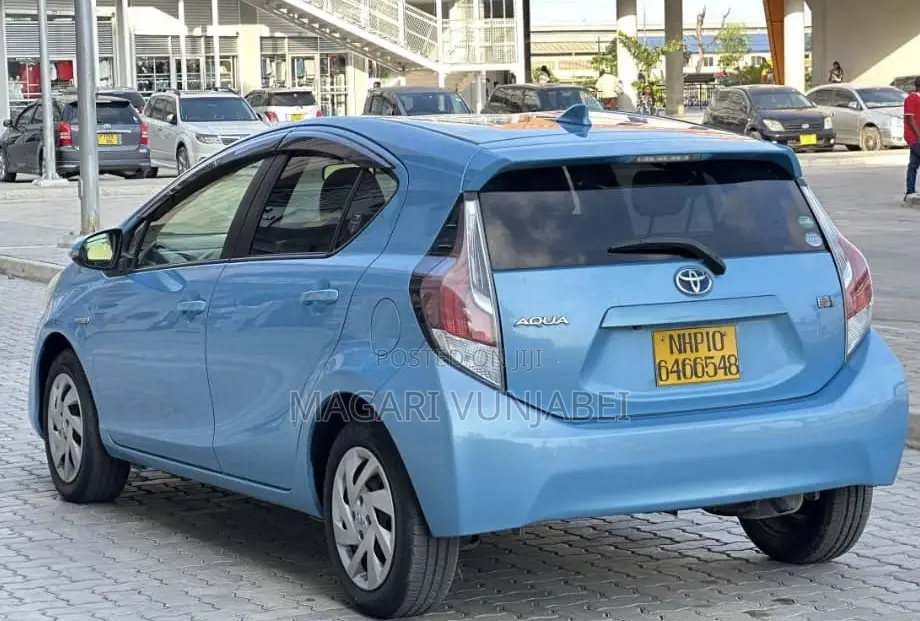 Toyota Aqua 2016 Blue