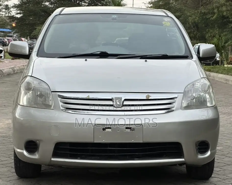 Toyota Raum 1.5 FWD 2008 Silver
