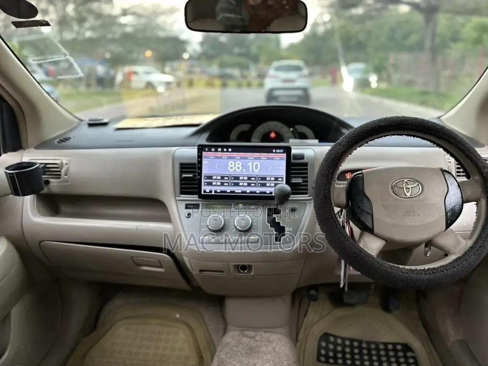 Toyota Raum 1.5 FWD 2008 Silver