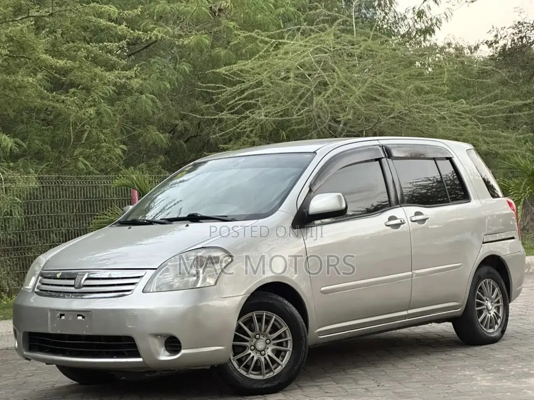 Toyota Raum 1.5 FWD 2008 Silver
