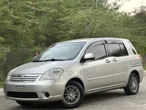 Toyota Raum 1.5 FWD 2008 Silver