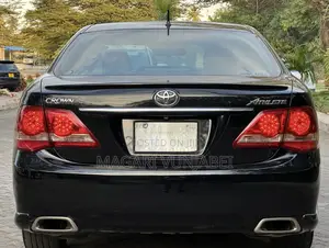 Toyota Crown 2009 Matt Black