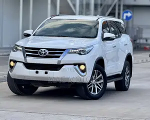 Toyota Fortuner 2.8 D AWD 2018 White