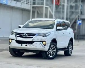 Toyota Fortuner 2.8 D AWD 2018 White