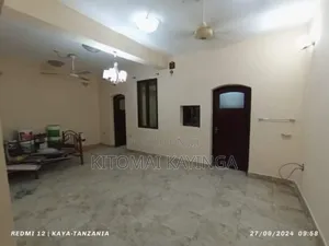 4bdrm Duplex in Upanga West for sale