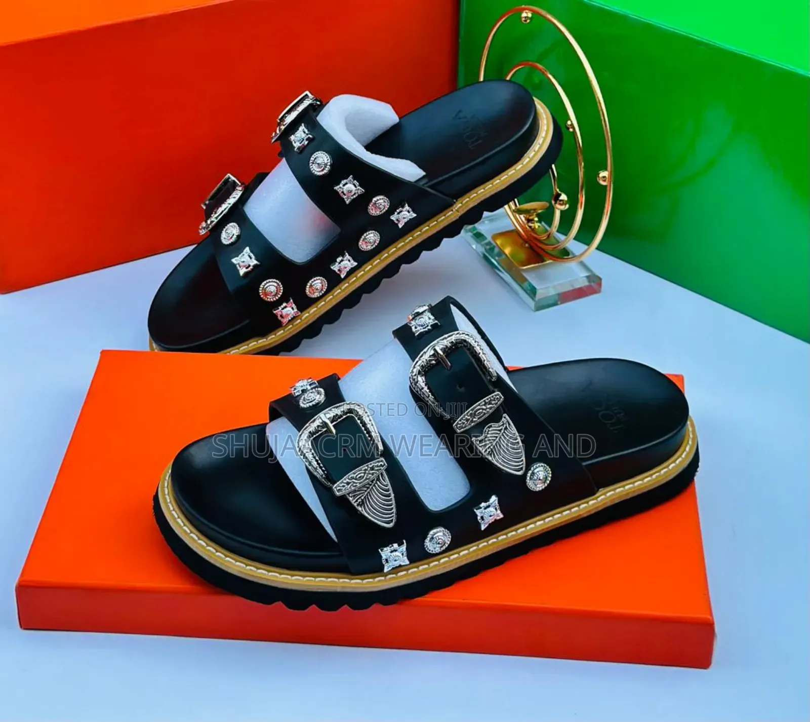 Step Into Luxury With Low Price /Sandals New
