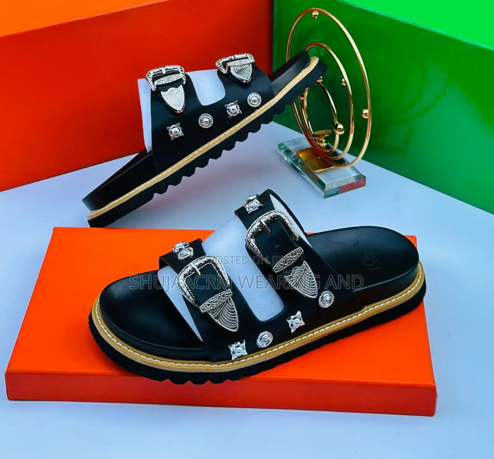Step Into Luxury With Low Price /Sandals New