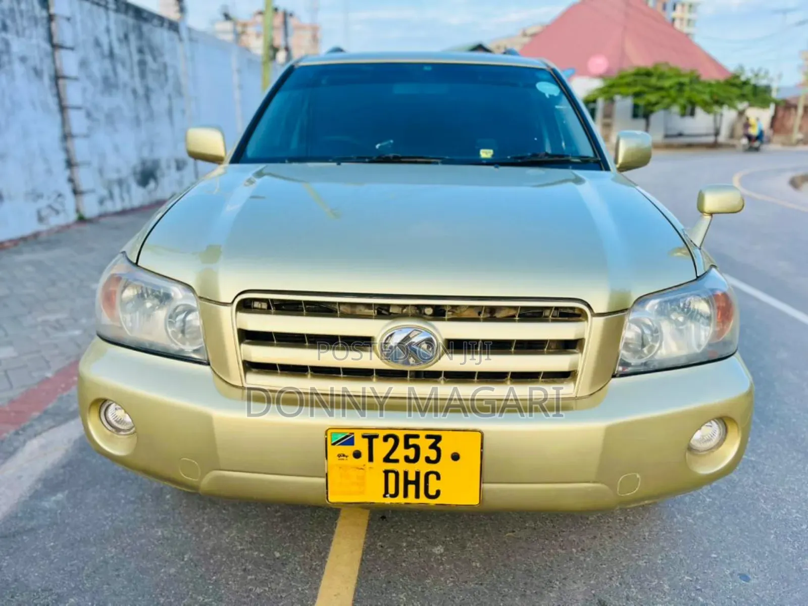 Toyota Kluger 2004 Gold