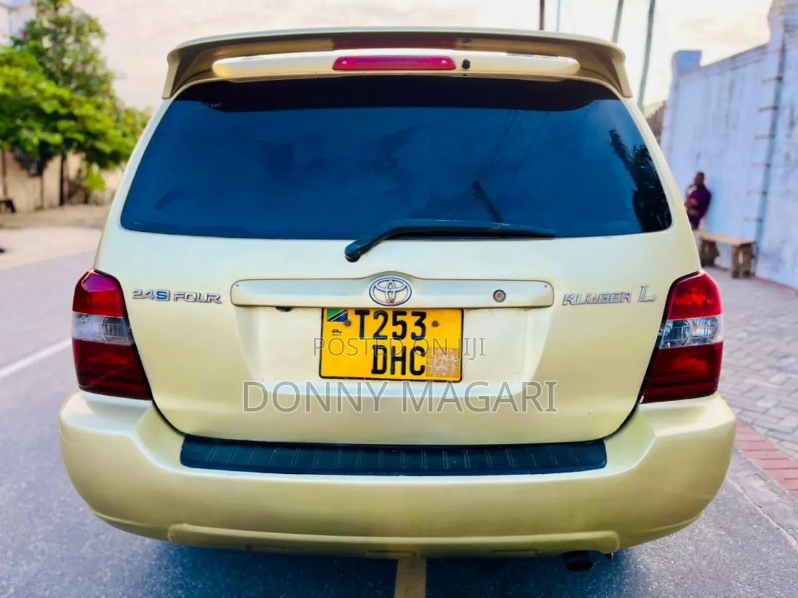 Toyota Kluger 2004 Gold
