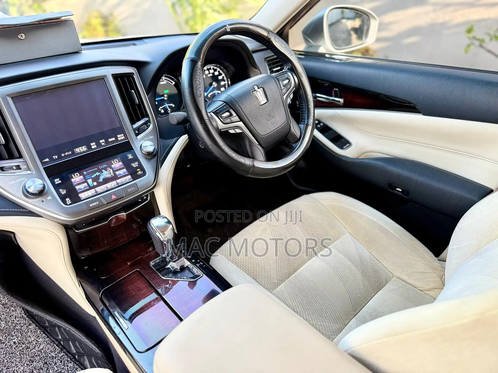 Toyota Crown 2016 Silver