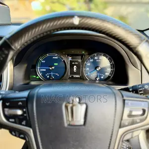 Toyota Crown 2016 Silver