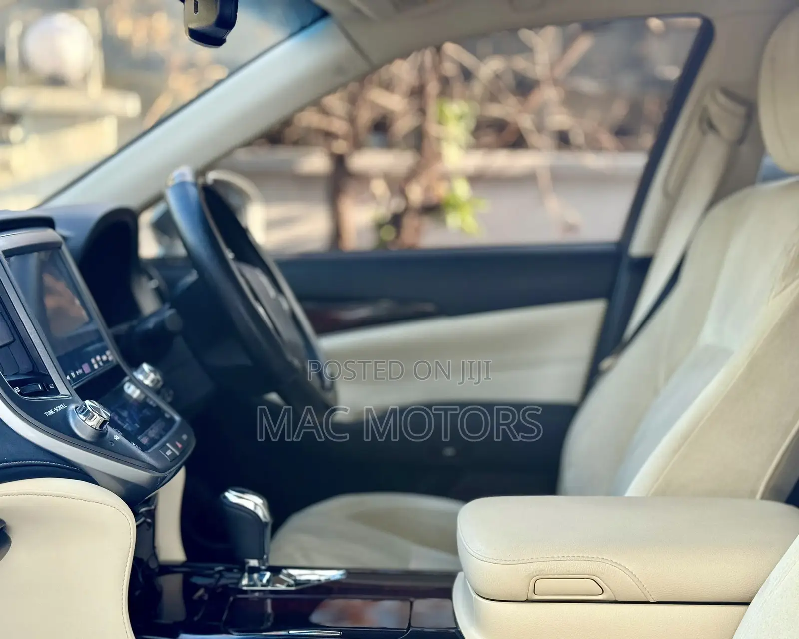Toyota Crown 2016 Silver