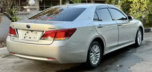 Toyota Crown 2016 Silver