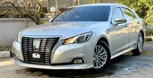 Toyota Crown 2016 Silver