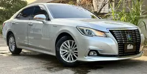 Toyota Crown 2016 Silver