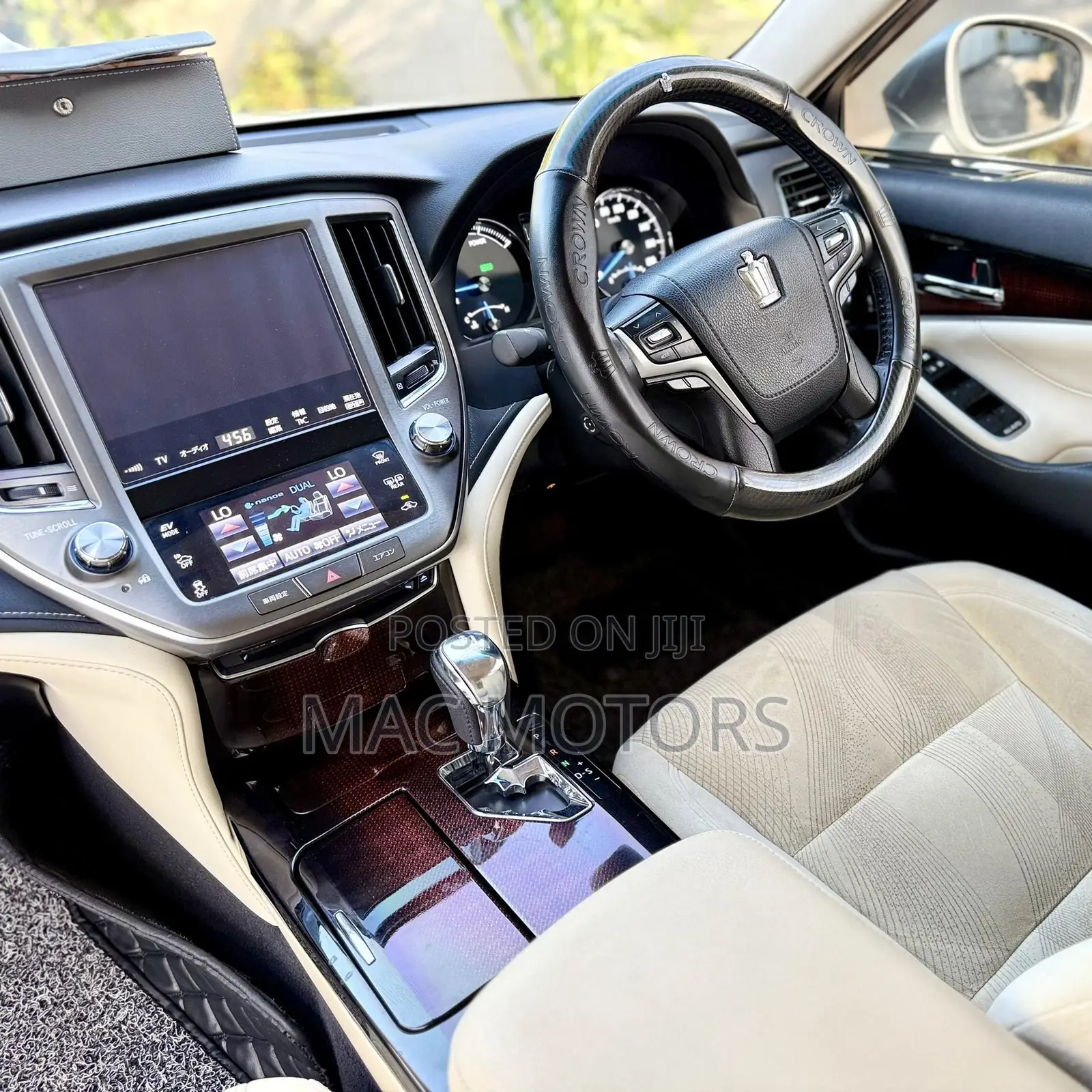 Toyota Crown 2016 Silver