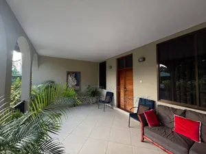 Furnished 2bdrm Villa in Oyster Bay for rent